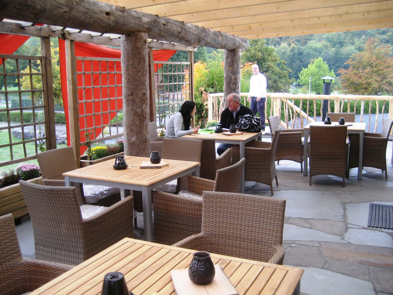 Terrasse mit Gästen
