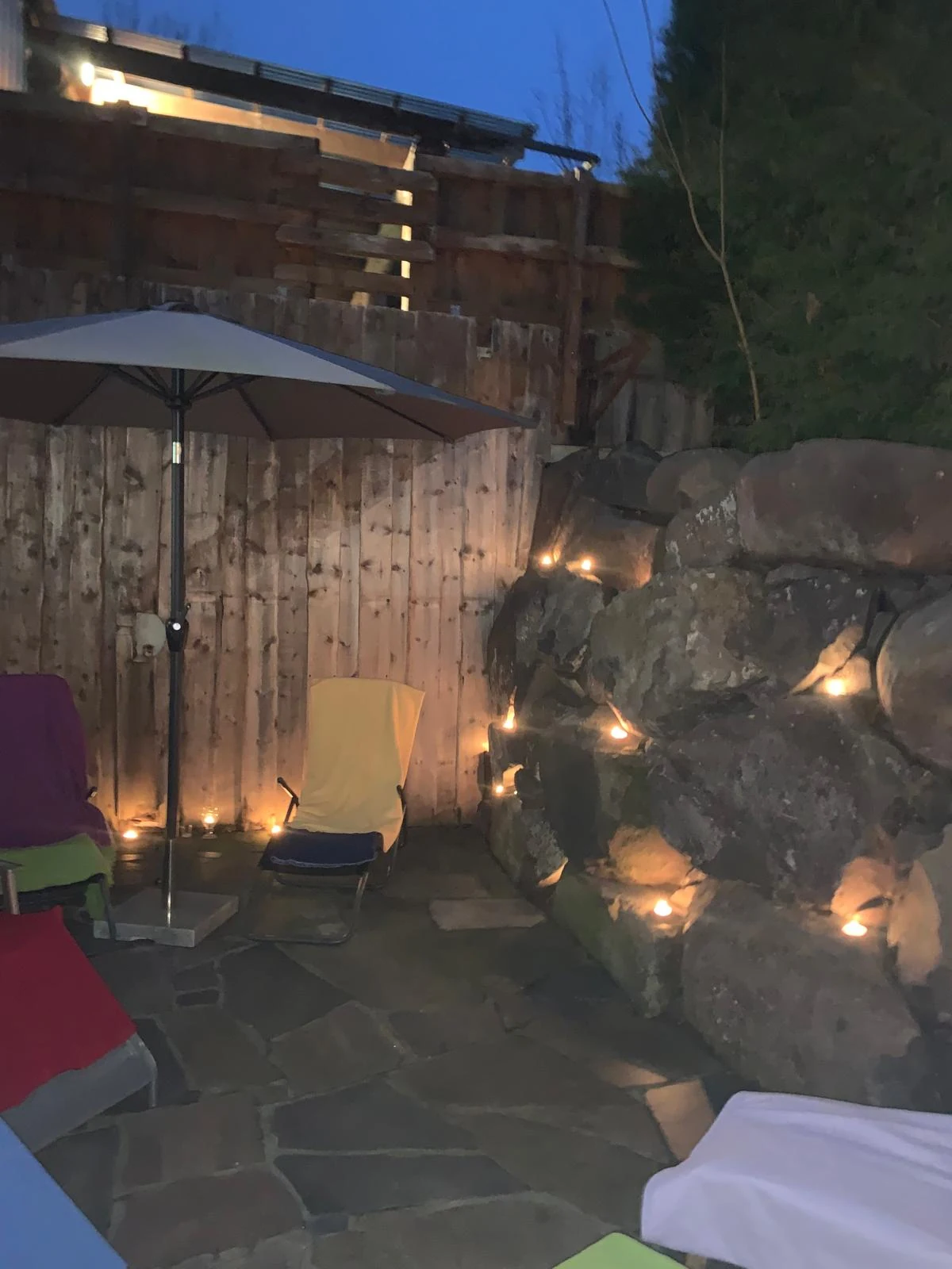 Vulkan-Terrasse am Abend